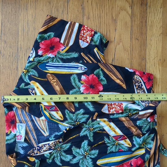 Hilo Hattie Hawaiian Crop Top with Tie - Picture 4 of 6